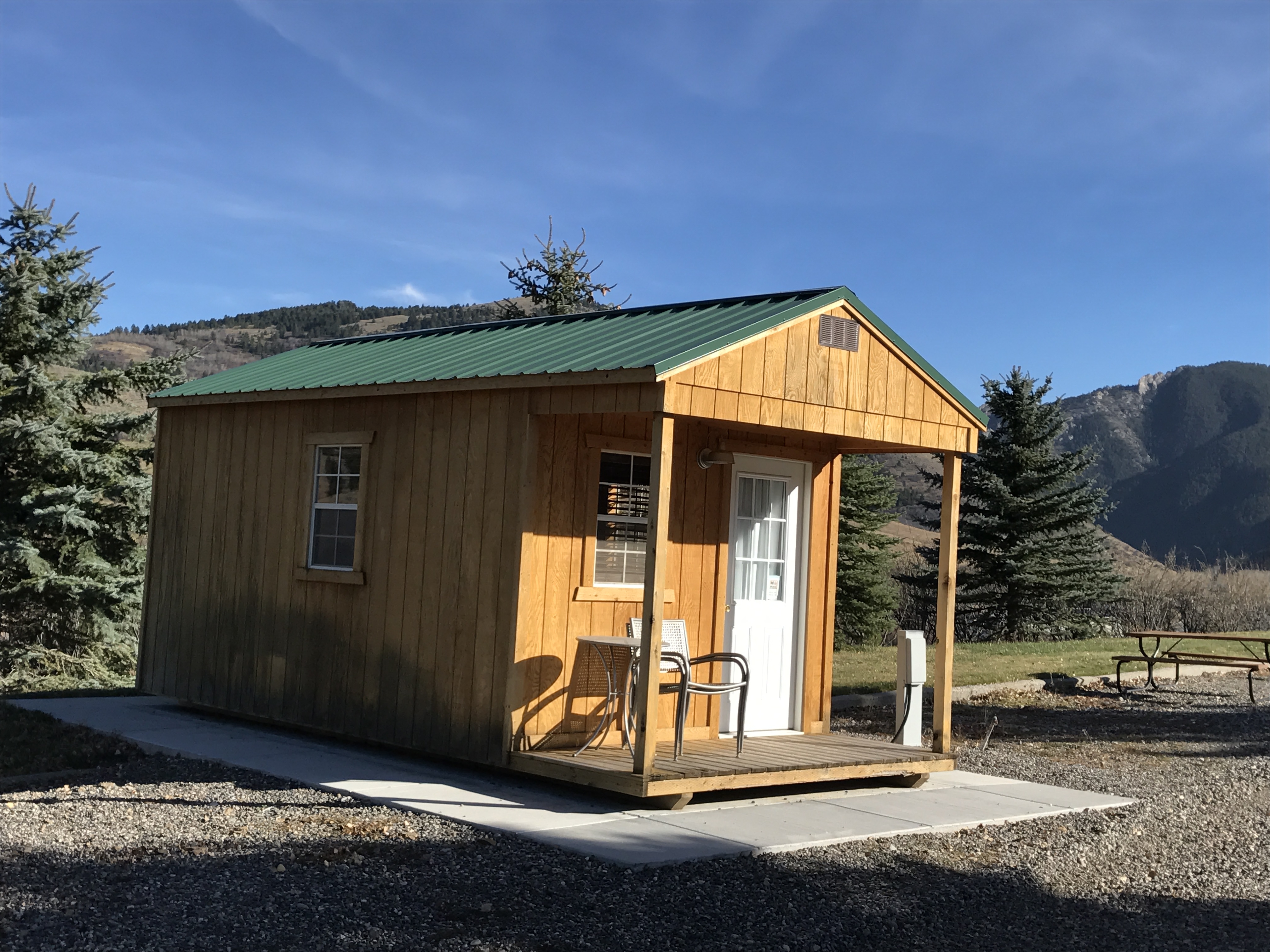 e-side-cabin-exterior